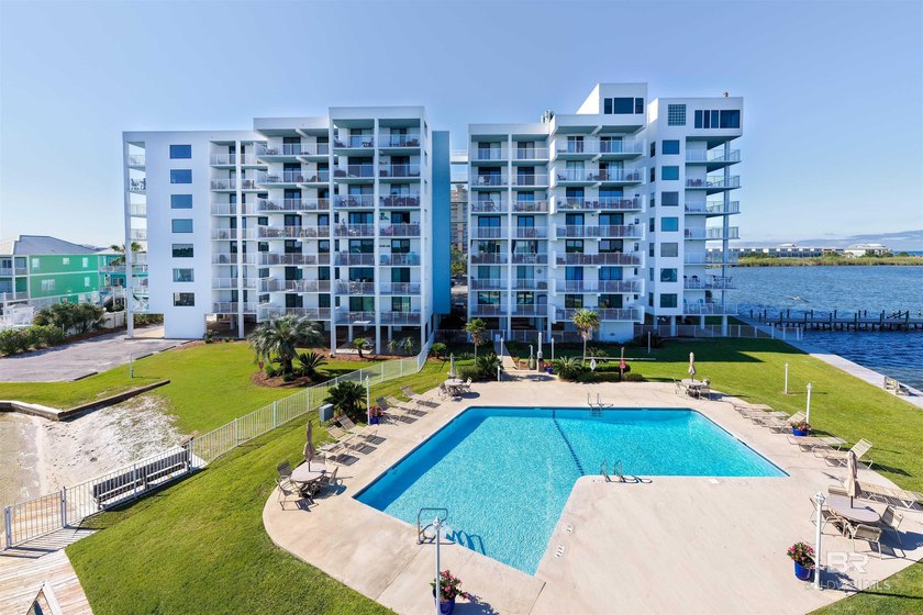 Fully updated waterfront condo on Little Lagoon in Gulf Shores - photo 4