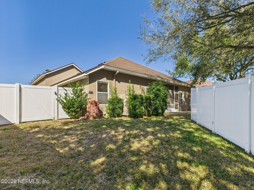 PRICE IMPROVEMENT AND SHORT SALE NOTICE. This 5-bedroom, 3-bath - photo 24