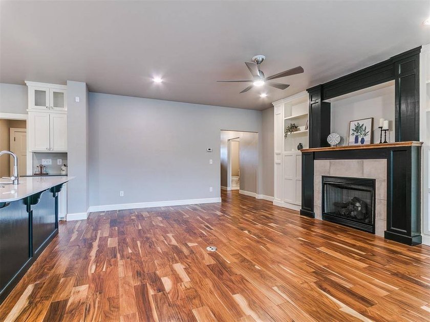 Welcome to your dream Craftsman Bungalow in the esteemed Frisco - photo 8