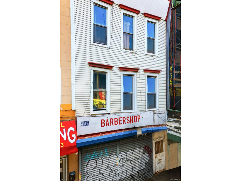 Vacant mixed-use investment and potential development - photo 2