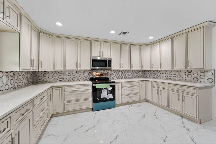 Brand-new CBS construction in desirable Paar Estates No - photo 16