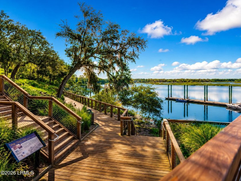 Rare opportunity to own a beautifully high-end renovated corner - photo 5