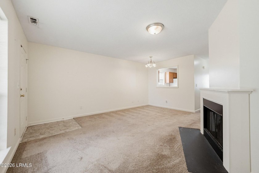 Left side of this townhome in quiet residential neighborhood - photo 6