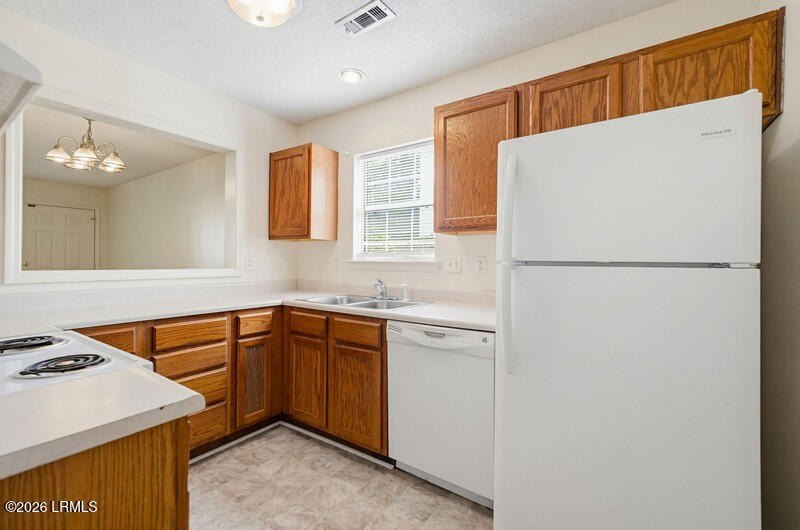 Left side of this townhome in quiet residential neighborhood - photo 8