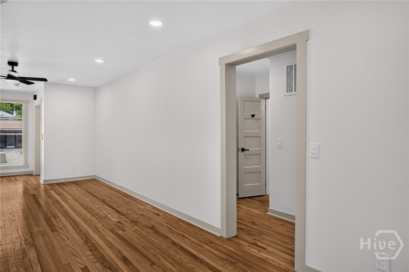 Welcome to this charming 3-bedroom, 2-bath cottage in Savannah - photo 22