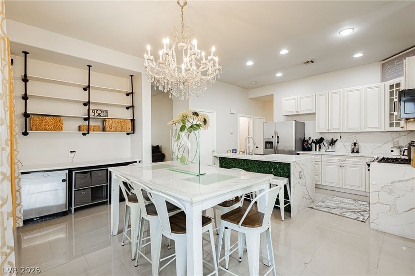 Beautifully appointed 4-bedroom, 2-bath home in Las Vegas' - photo 5