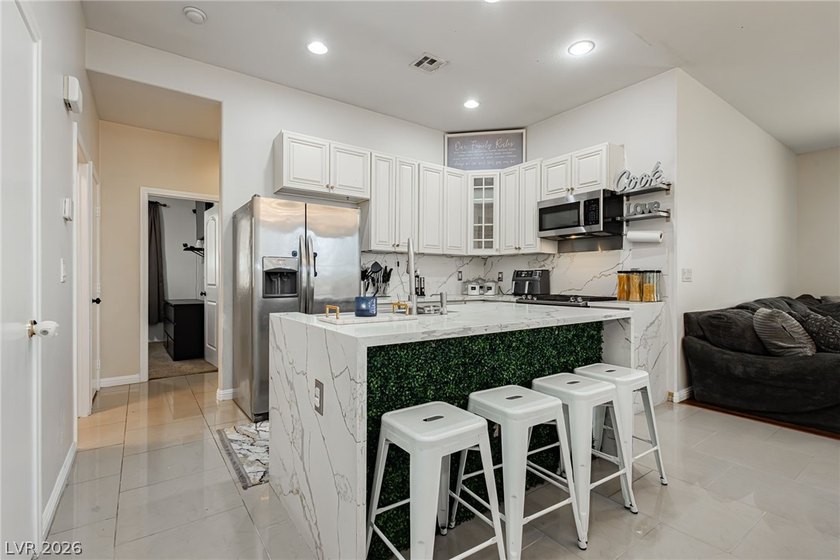 Beautifully appointed 4-bedroom, 2-bath home in Las Vegas' - photo 6