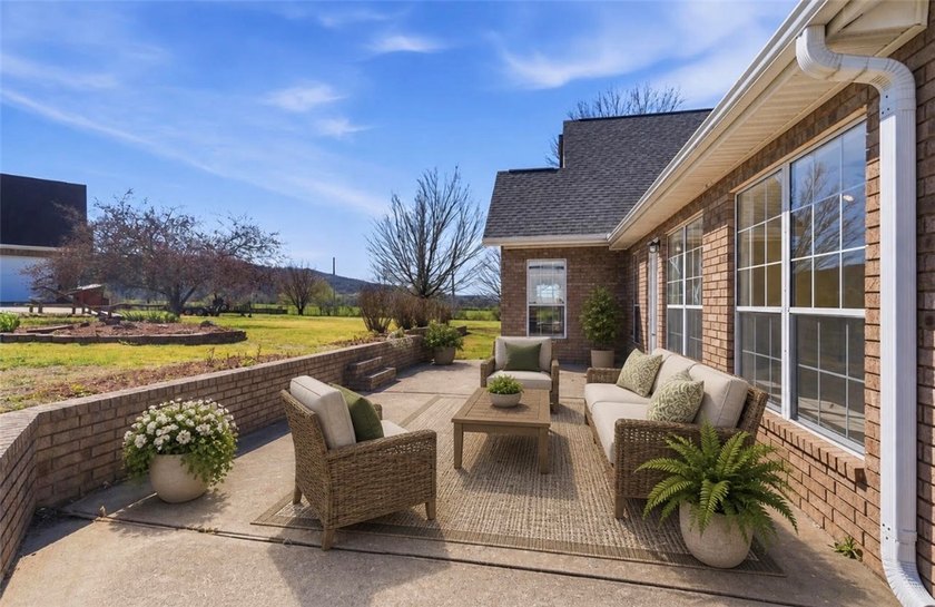 Rare find! Custom home on 3 acres in Fayetteville + 1280 sf shop - photo 11