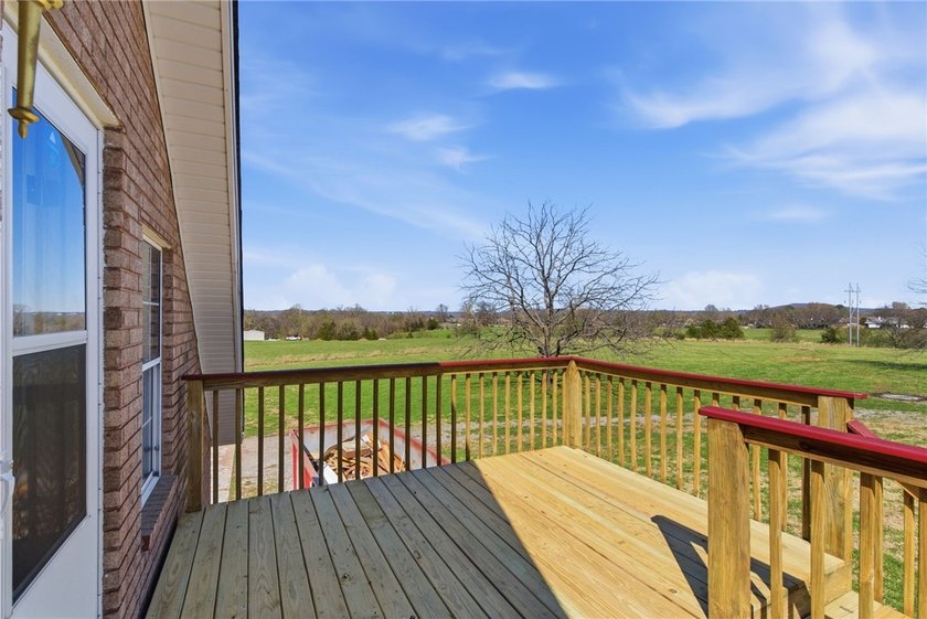 Rare find! Custom home on 3 acres in Fayetteville + 1280 sf shop - photo 20