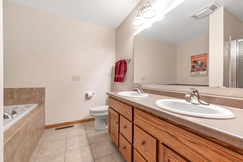Seize this RARE opportunity to acquire a sought after 3 Bdrm/3 - photo 24