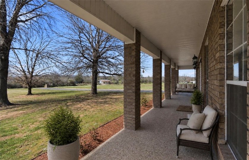 Rare find! Custom home on 3 acres in Fayetteville + 1280 sf shop - photo 27