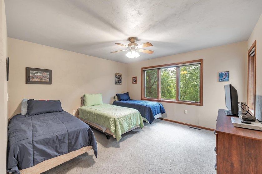 Seize this RARE opportunity to acquire a sought after 3 Bdrm/3 - photo 30