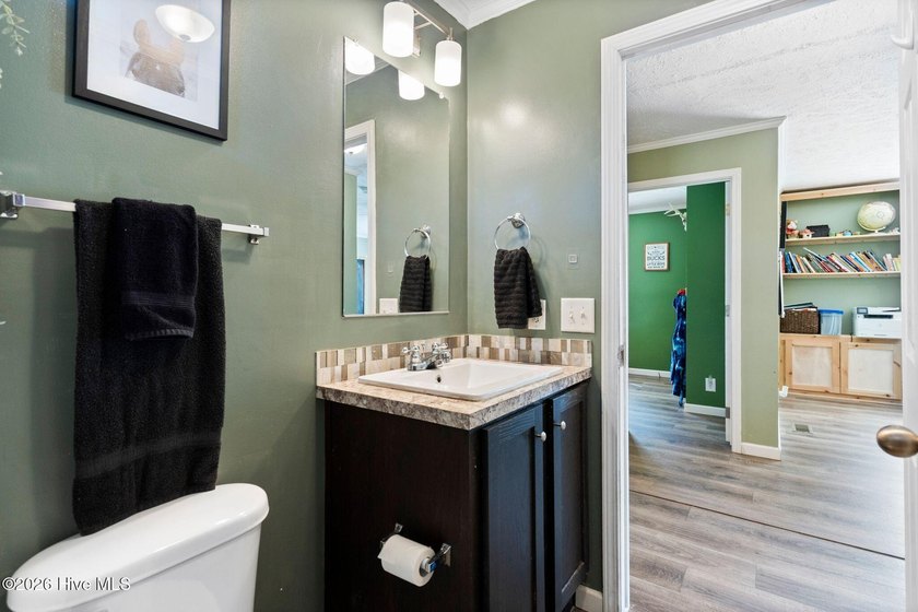 Rare opportunity to own a private and versatile 2.85-acre estate - photo 36