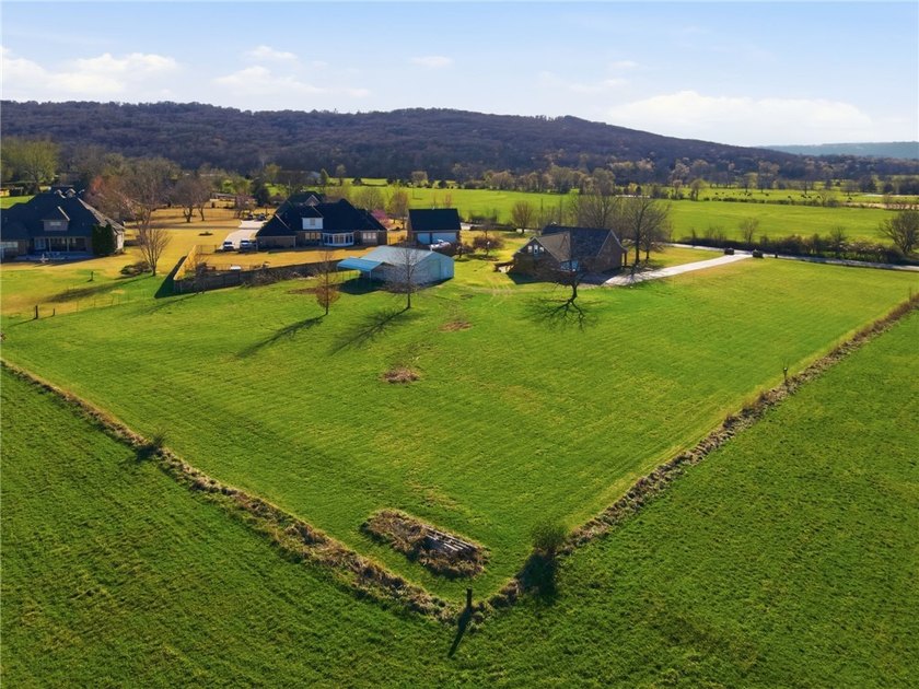 Rare find! Custom home on 3 acres in Fayetteville + 1280 sf shop - photo 39
