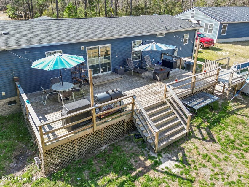 Rare opportunity to own a private and versatile 2.85-acre estate - photo 50