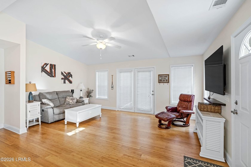 Welcome to 8 Wateree Court, a charming cottage style home - photo 6