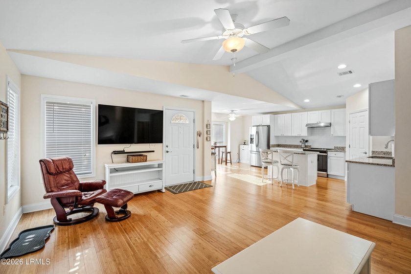 Welcome to 8 Wateree Court, a charming cottage style home - photo 8