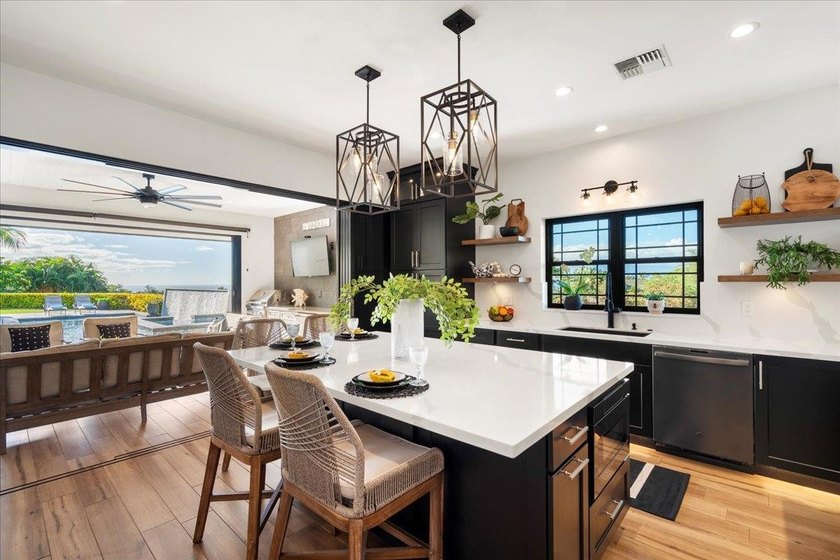 Experience practical elegance in this thoughtfully designed - photo 11