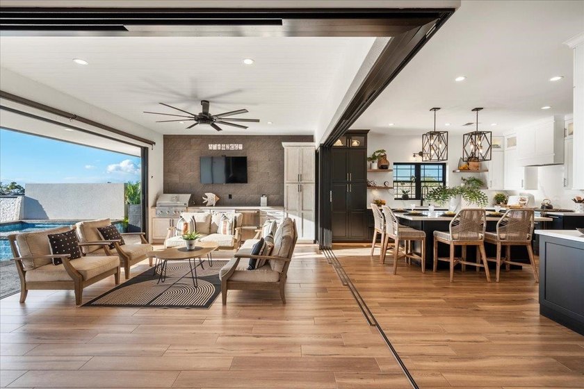 Experience practical elegance in this thoughtfully designed - photo 13
