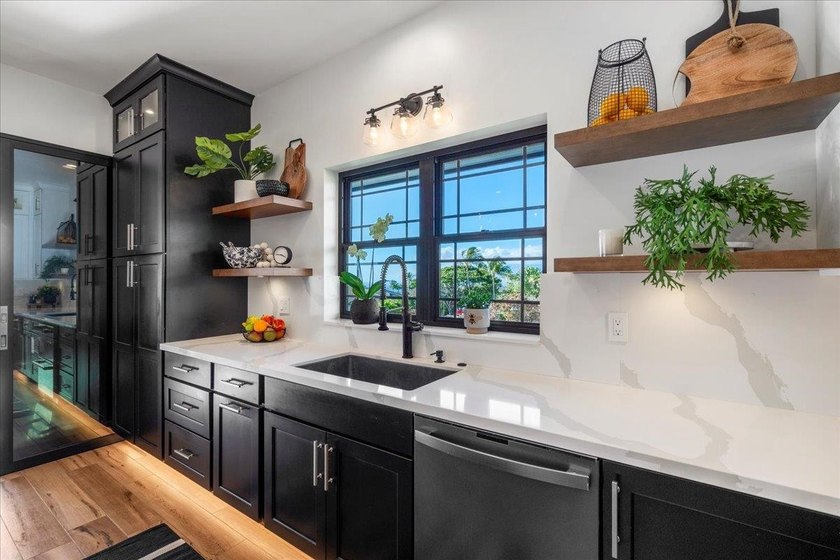 Experience practical elegance in this thoughtfully designed - photo 17
