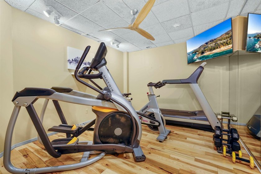 This affordable downtown Minneapolis condo offers gorgeous - photo 17