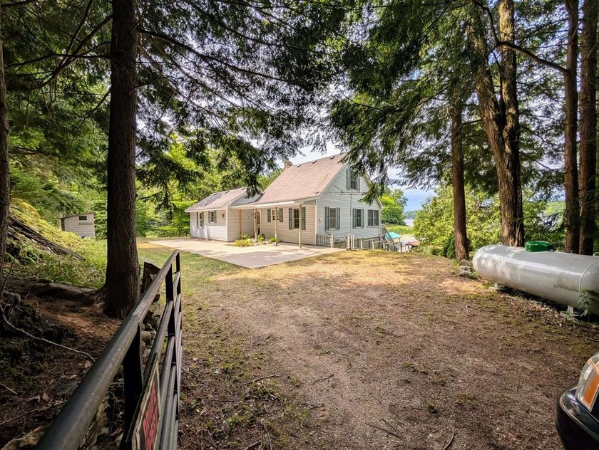 Welcome to your private Hamlin Lake retreat! This charming - photo 5