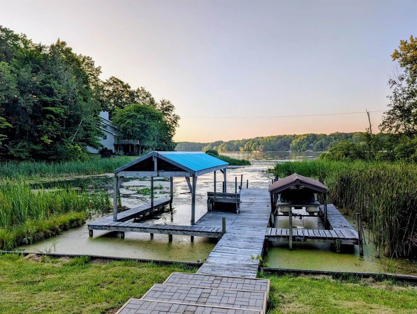 Welcome to your private Hamlin Lake retreat! This charming - photo 8