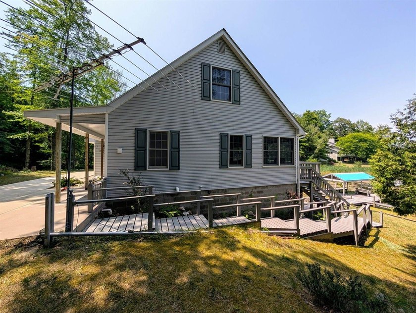 Welcome to your private Hamlin Lake retreat! This charming - photo 9