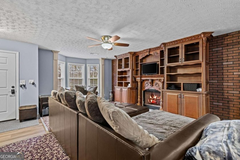 !!! PRICE IMPROVEMENT !!! Welcome to this Amazing 2-Story - photo 8
