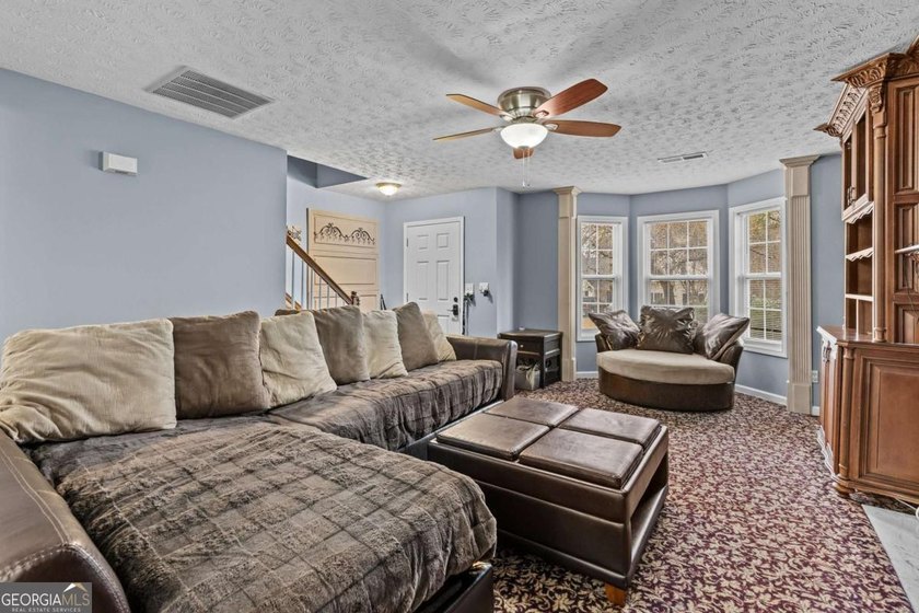 !!! PRICE IMPROVEMENT !!! Welcome to this Amazing 2-Story - photo 9