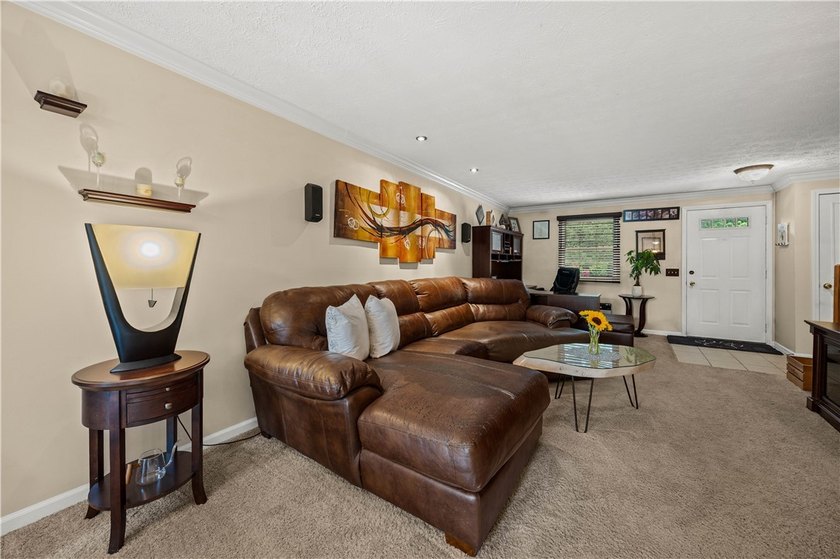 Living in the comfort of this townhouse feels like striking the - photo 8