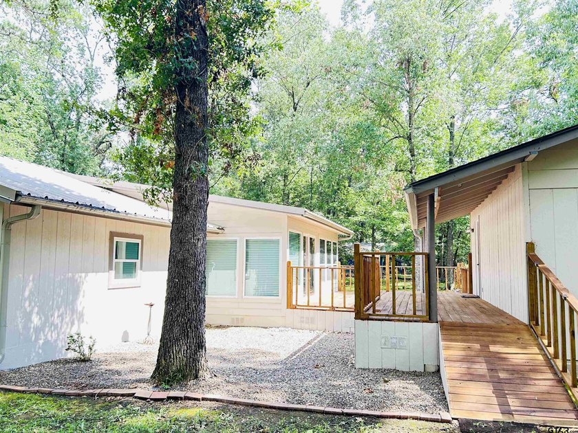 Charming Lake Community Retreat Just One Block from Beautiful - photo 12
