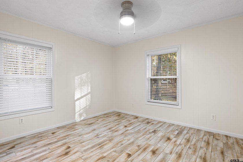 Charming Lake Community Retreat Just One Block from Beautiful - photo 14