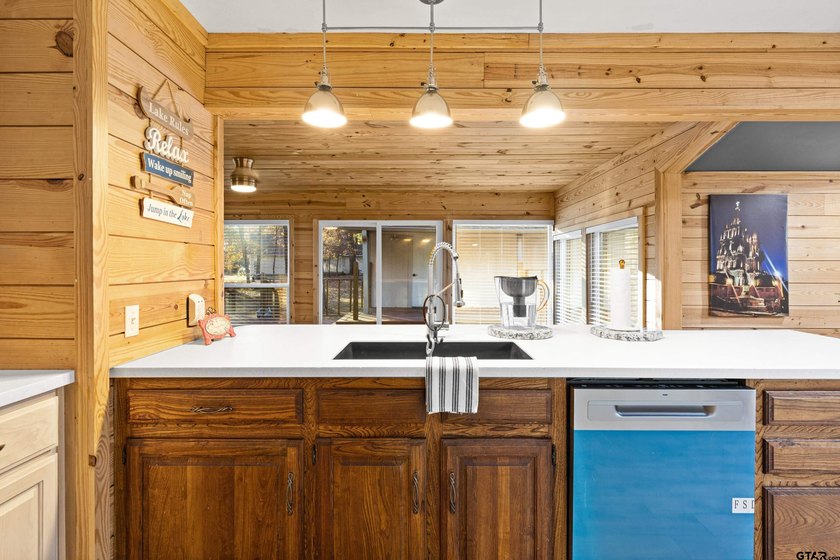 Charming Lake Community Retreat Just One Block from Beautiful - photo 34
