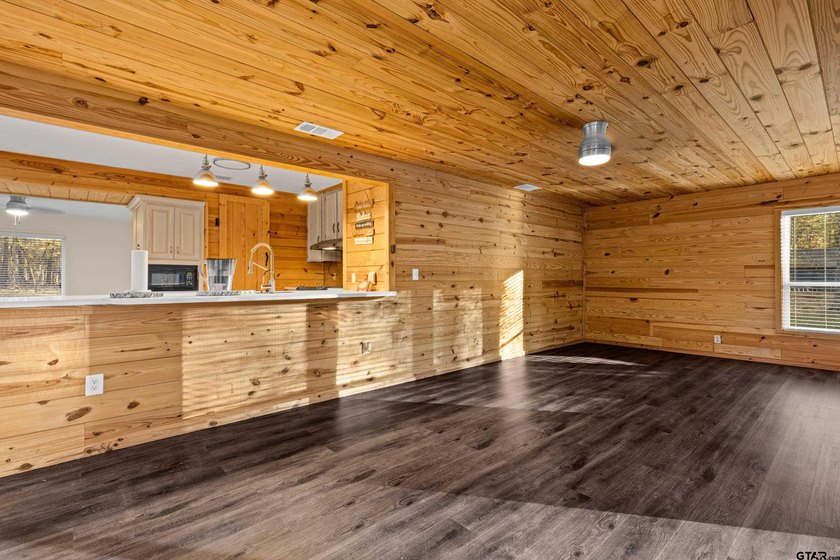 Charming Lake Community Retreat Just One Block from Beautiful - photo 41