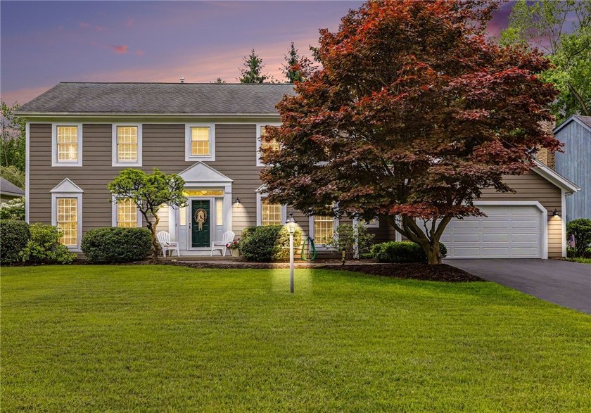 Nestled in the heart of Webster, this impeccably maintained - photo 2