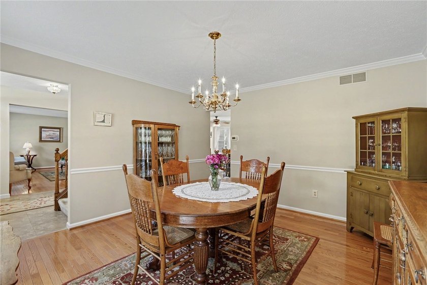 Nestled in the heart of Webster, this impeccably maintained - photo 7