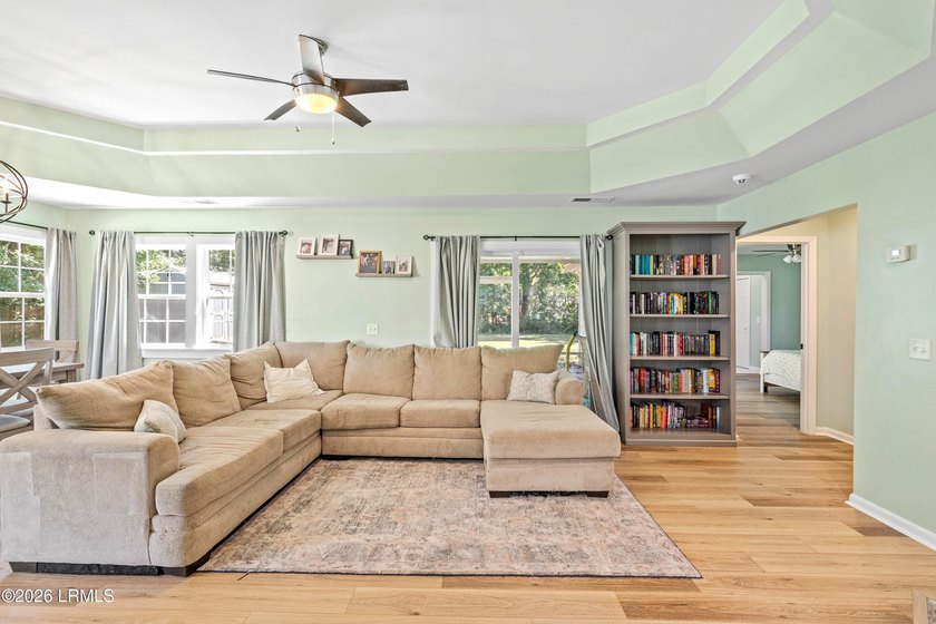 Welcome to 4326 Quail Dr. This beautifully updated 3 bedroom, 2 - photo 8