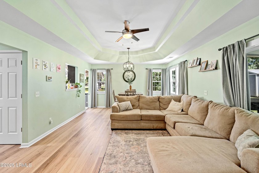 Welcome to 4326 Quail Dr. This beautifully updated 3 bedroom, 2 - photo 9