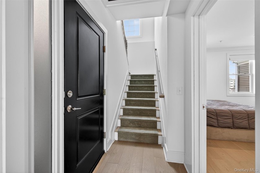 Waterfront Townhome | Balcony Water Views | Steps to LIRR | - photo 3