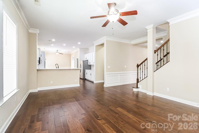Spacious and move-in ready, this 5 bedroom, 4.5 bath Charlotte - photo 3