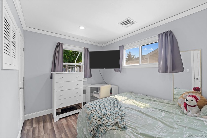 This pristine and updated ranch located in the desirable - photo 11