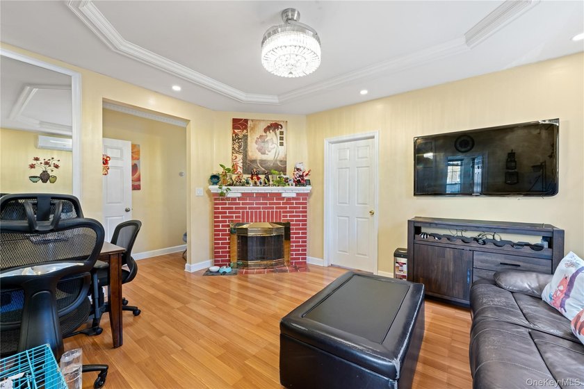 Spacious detached one-family home offering approximately 2,164 - photo 9