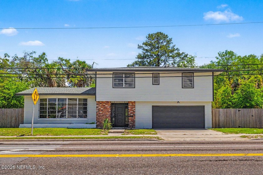 Set in one of Jacksonville's established Northside neighborhoods - photo 31