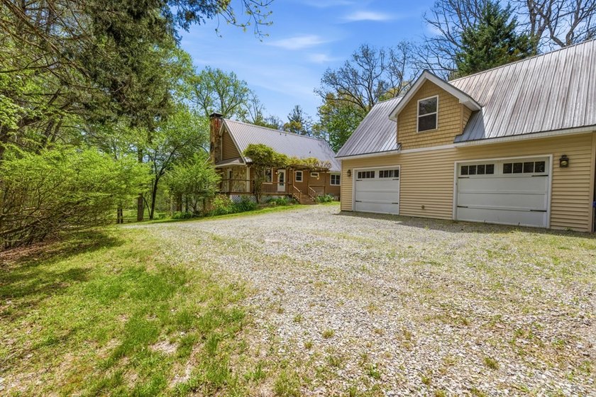 Private Unrestricted, fully fenced and 8.17-acre mini-farm - photo 48