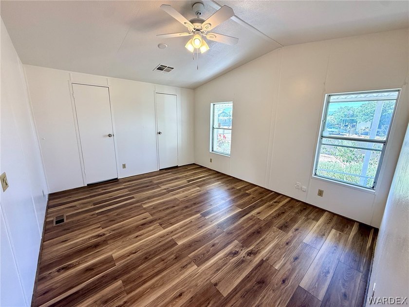 Welcome home to this beautifully updated 2-bedroom, 2-bath - photo 22