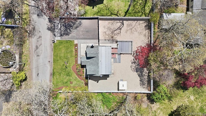 Welcome to your next chapter home. This recently renovated home - photo 5