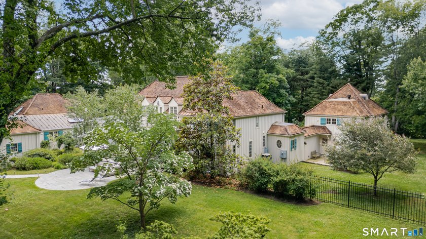 Privately sited in the heart of Greenfield Hill, this updated - photo 31