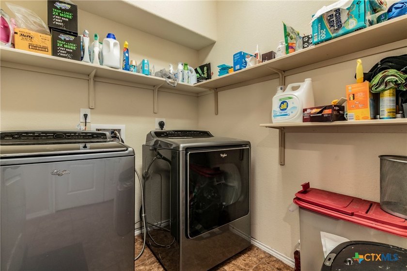 Deal of a Lifetime! This beautiful 4-bedroom home is priced well - photo 32