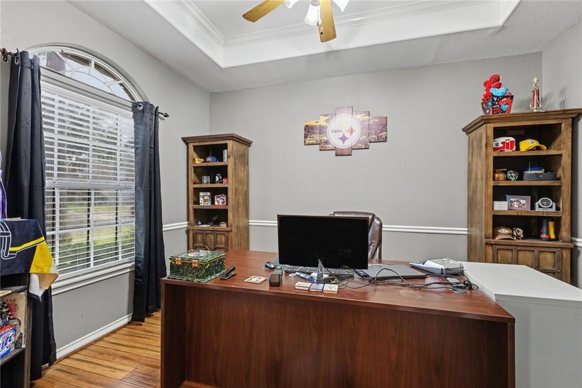 Welcome to this stunning Kings Crossing estate, perfectly - photo 35